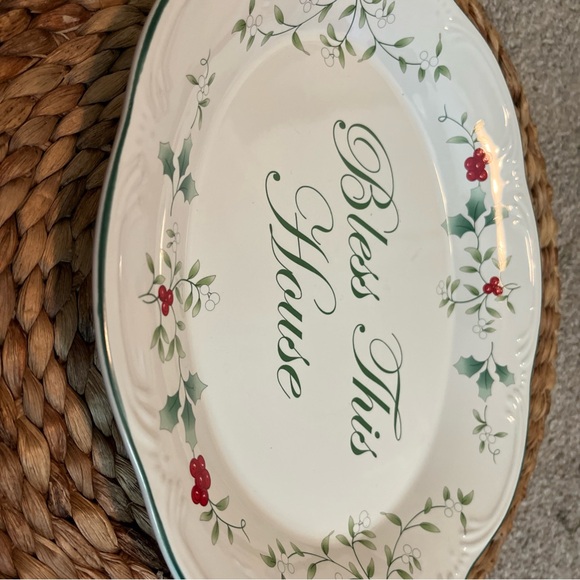 Pfaltzgraff Bless This House Plate with Holly Design - Picture 1 of 2